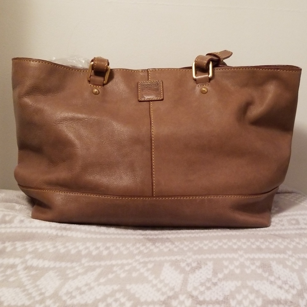 Dooney and Bourke Florentine East/West Chelsea
